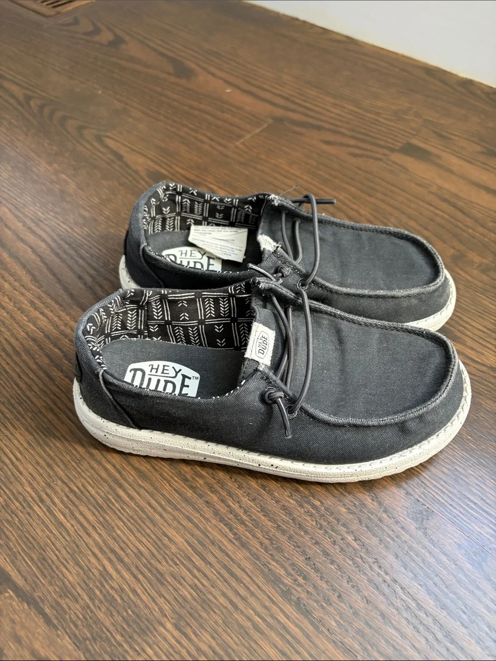 Hey Dude Wendy Y Stretch Canvas slip-on - Black. YT1
